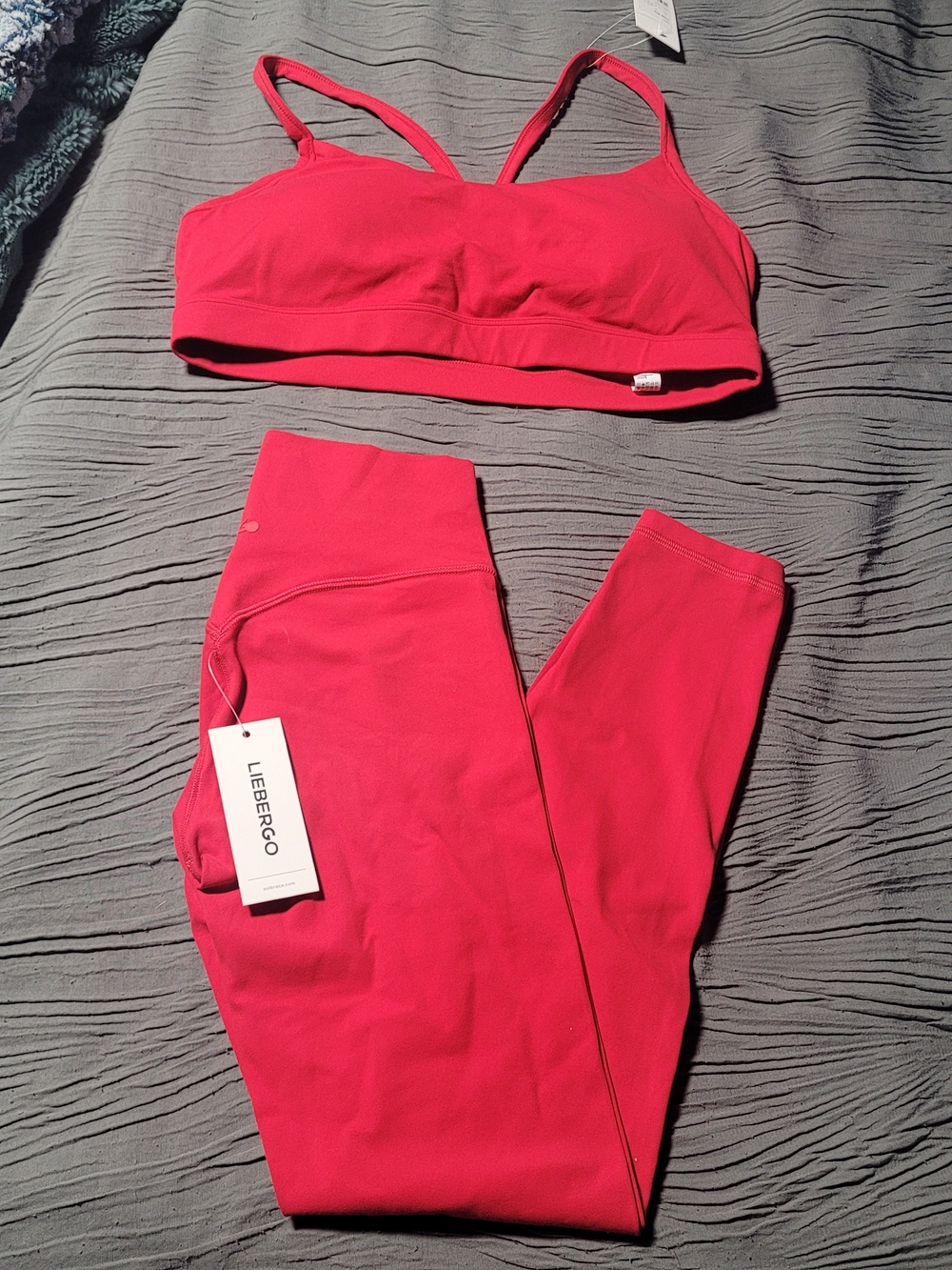 Liebergo Women's Red Seamless Support Sports Bra and Leggings Set